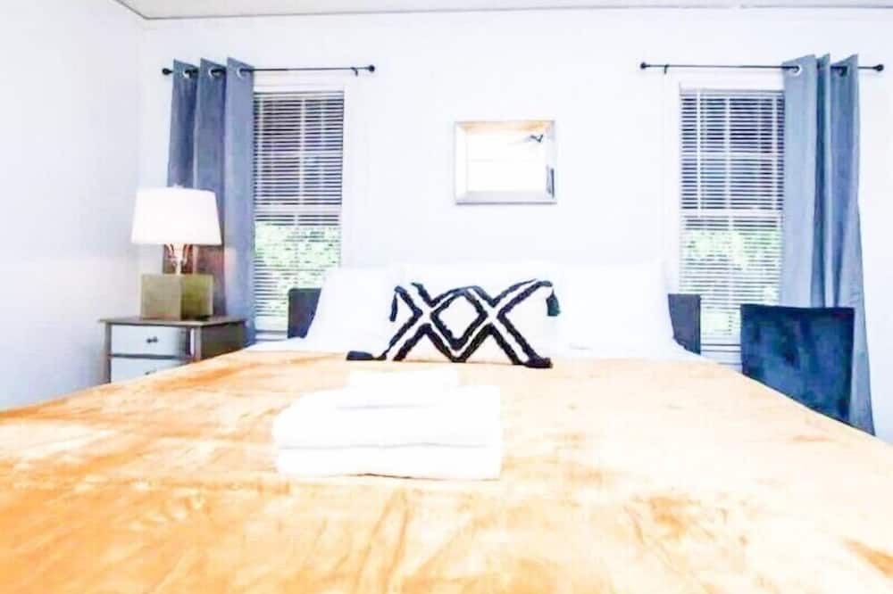 Photo of Bedroom in Montgomery