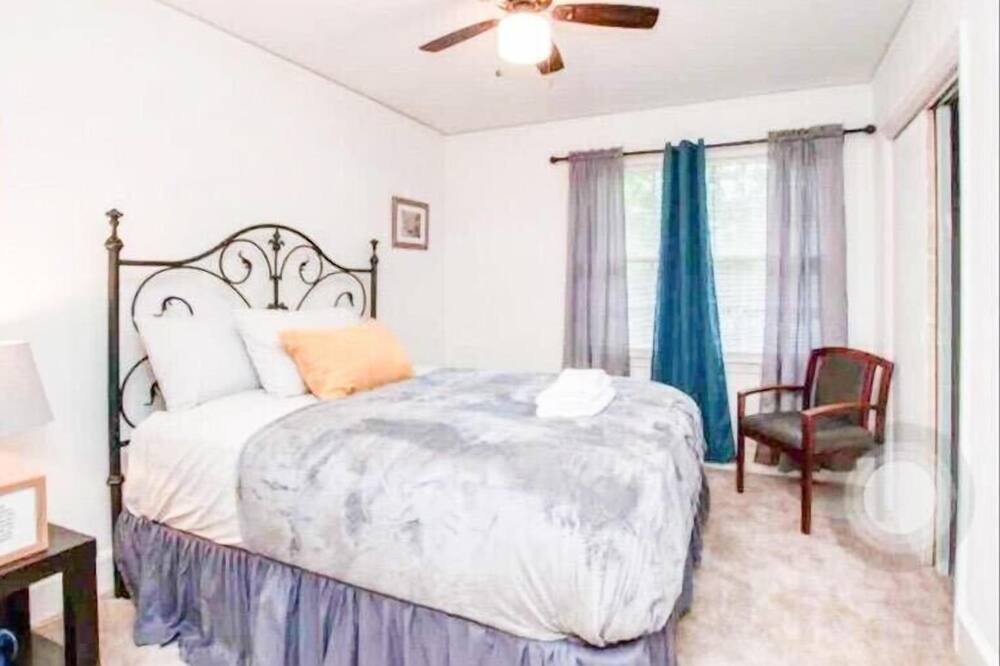 Photo of Bedroom in Montgomery