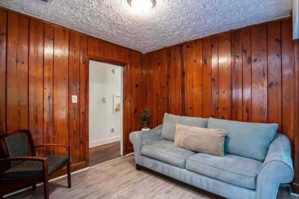 Photo of Livingroom in Montgomery