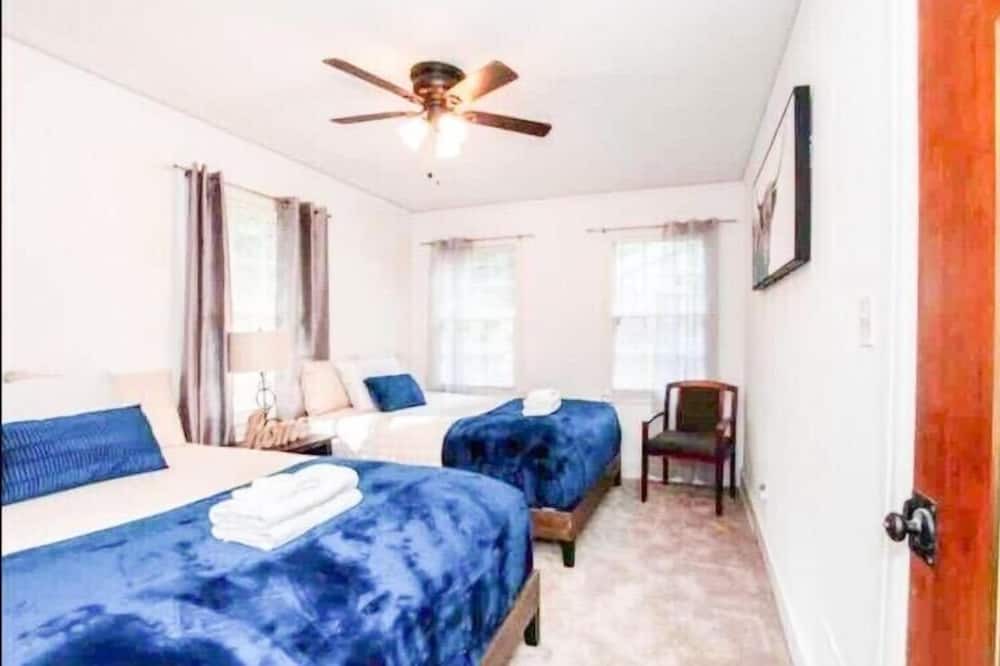 Photo of Bedroom in Montgomery