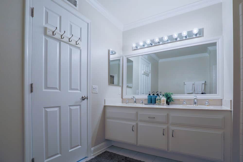 Photo of Bathroom in Fountain Valley