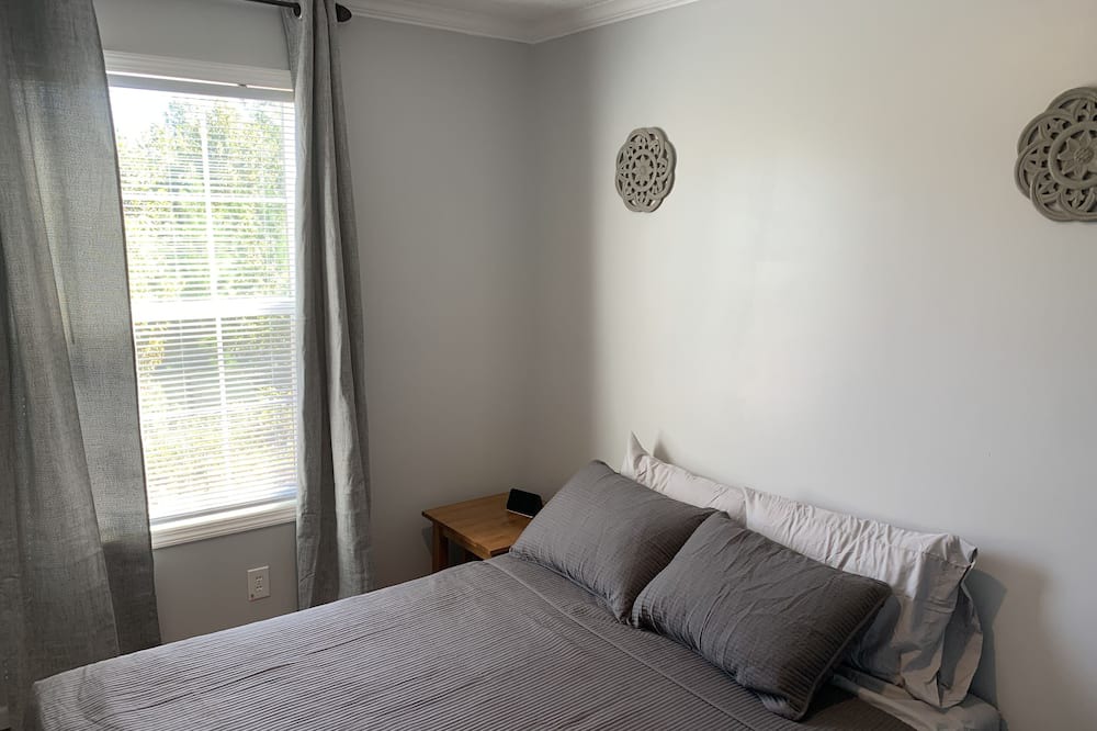 Photo of Bedroom in Wise