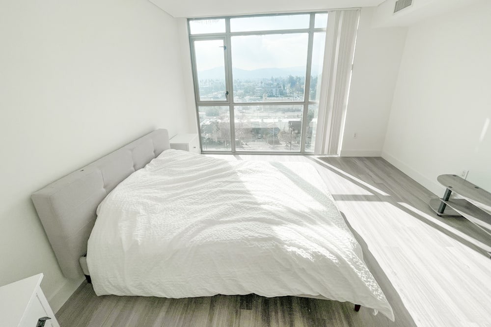 Photo of Bedroom in NoHo Arts District