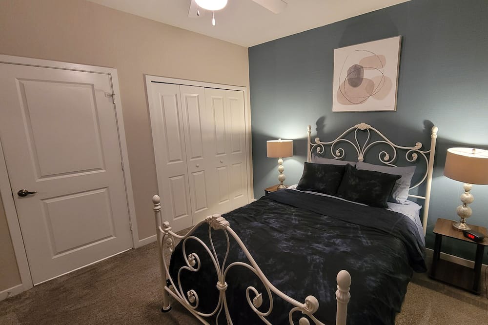 Photo of Bedroom in Brier Creek Country Club