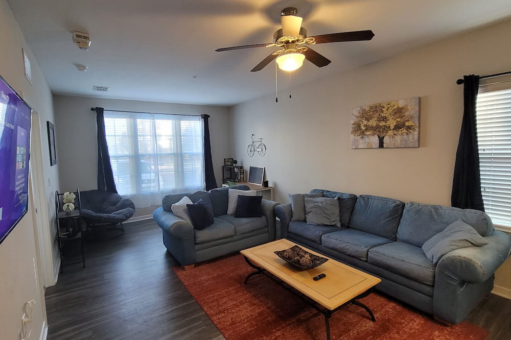Photo of Livingroom in Brier Creek Country Club
