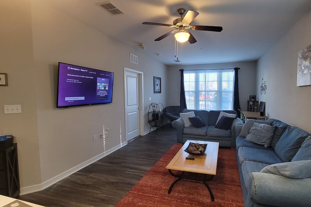 Photo of Livingroom in Brier Creek Country Club
