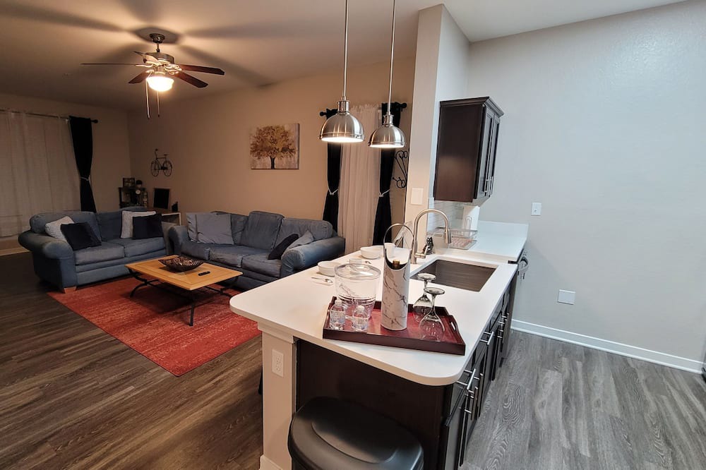 Photo of Livingroom in Brier Creek Country Club
