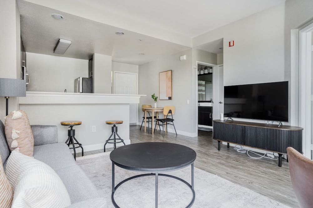 Photo of Livingroom in Emeryville