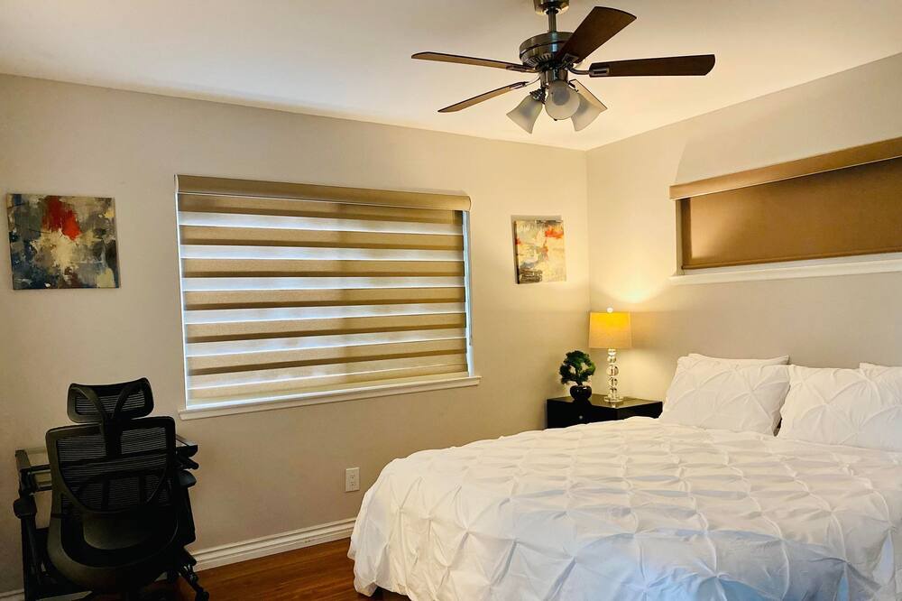 Photo of Bedroom in Fountain Valley