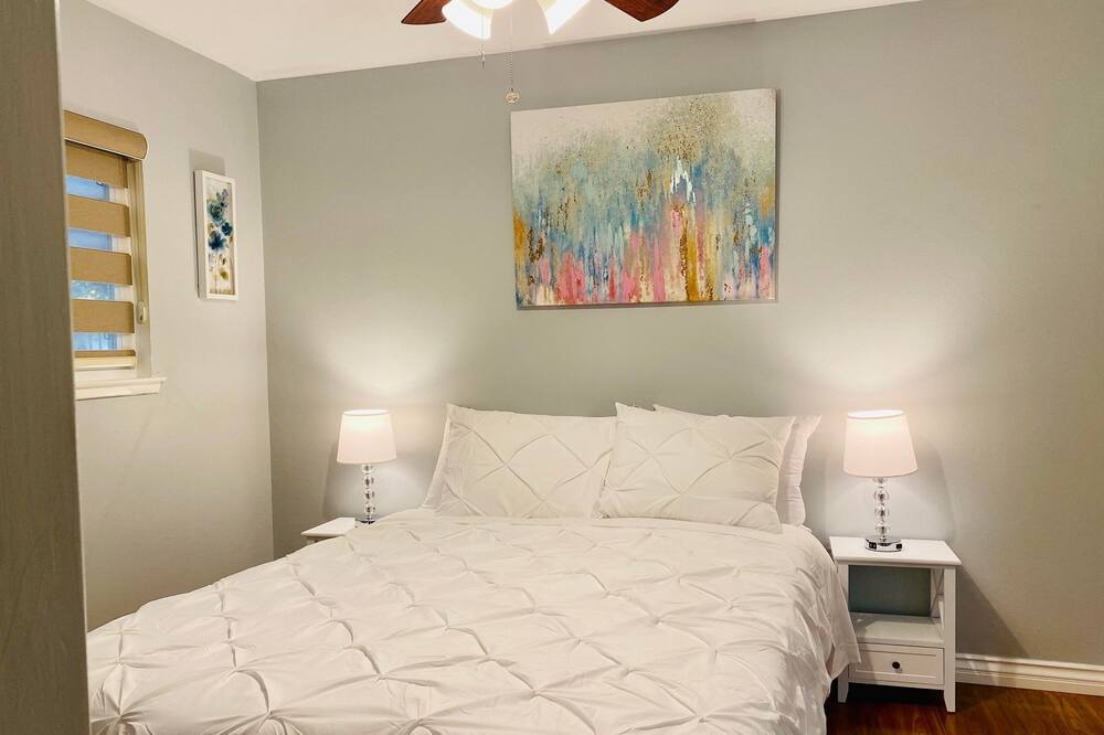 Photo of Bedroom in Fountain Valley