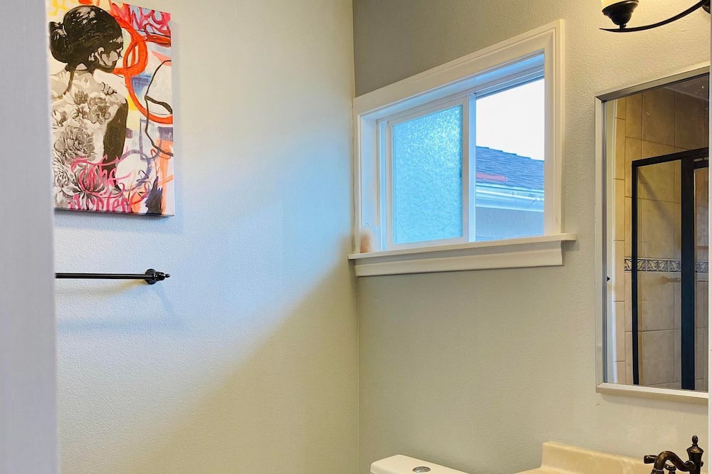Photo of Bathroom in Fountain Valley