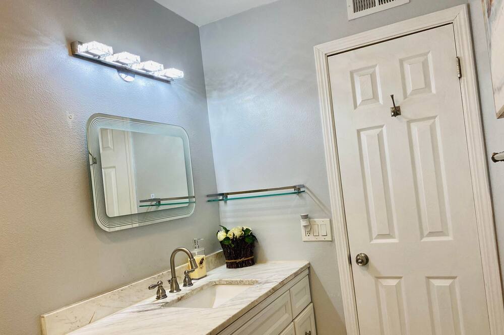 Photo of Bathroom in Fountain Valley