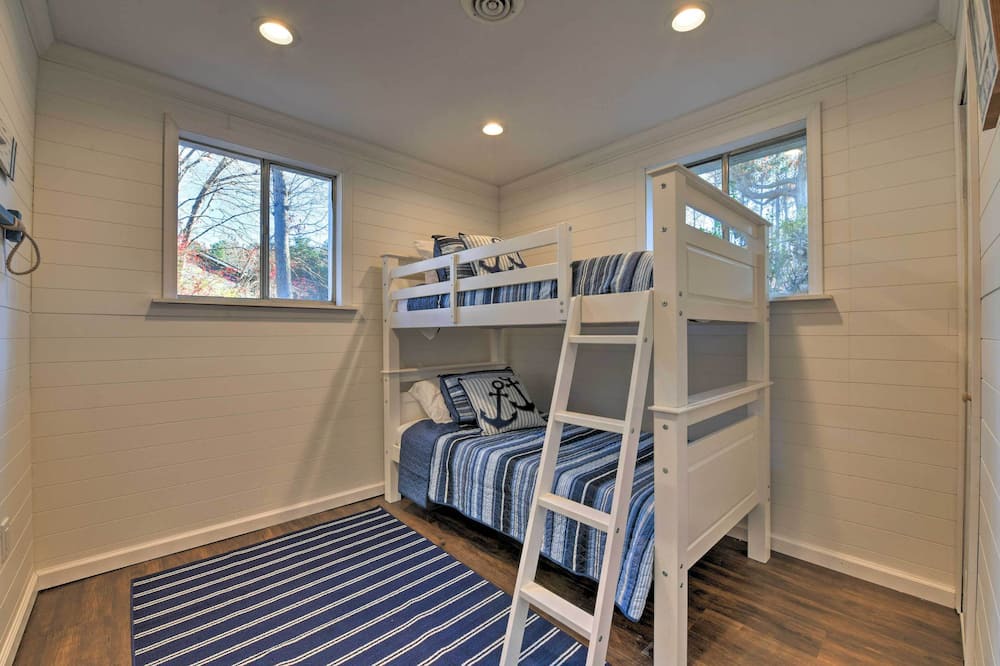 Photo of Bedroom in Mayhew