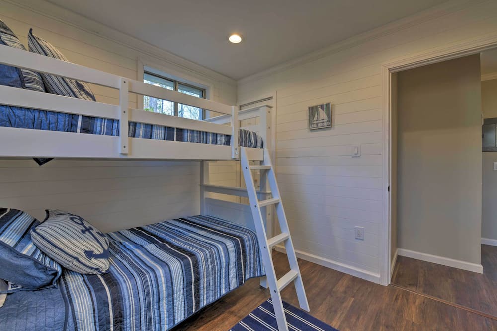 Photo of Bedroom in Mayhew