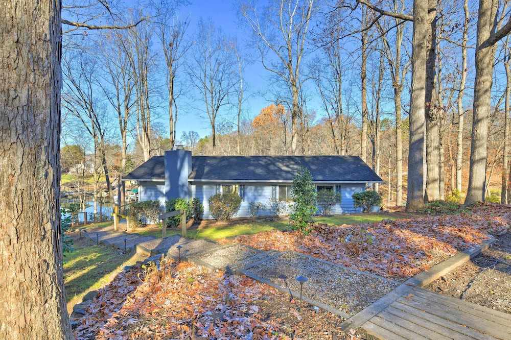 Photo of Outdoor in Mayhew
