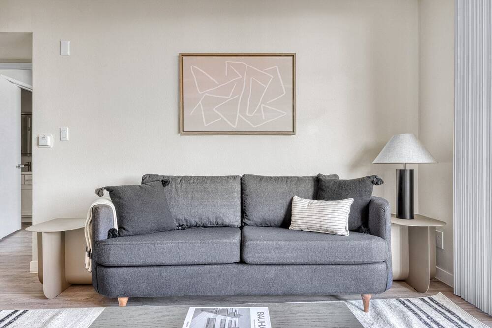 Photo of Livingroom in Rampart Village
