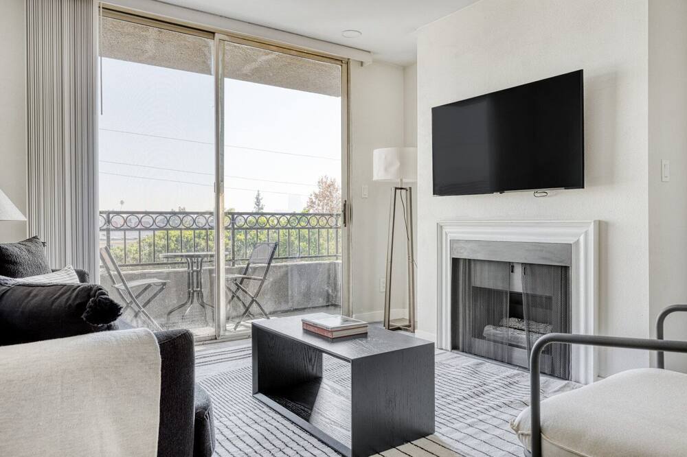 Photo of Livingroom in Rampart Village