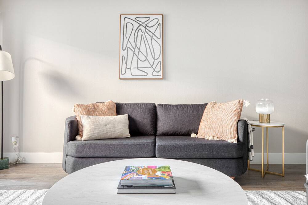 Photo of Livingroom in Rampart Village