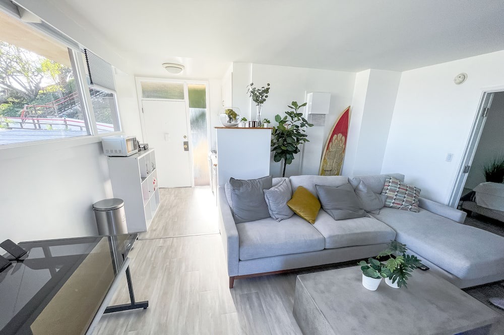 Photo of Livingroom in Hollywood Heights