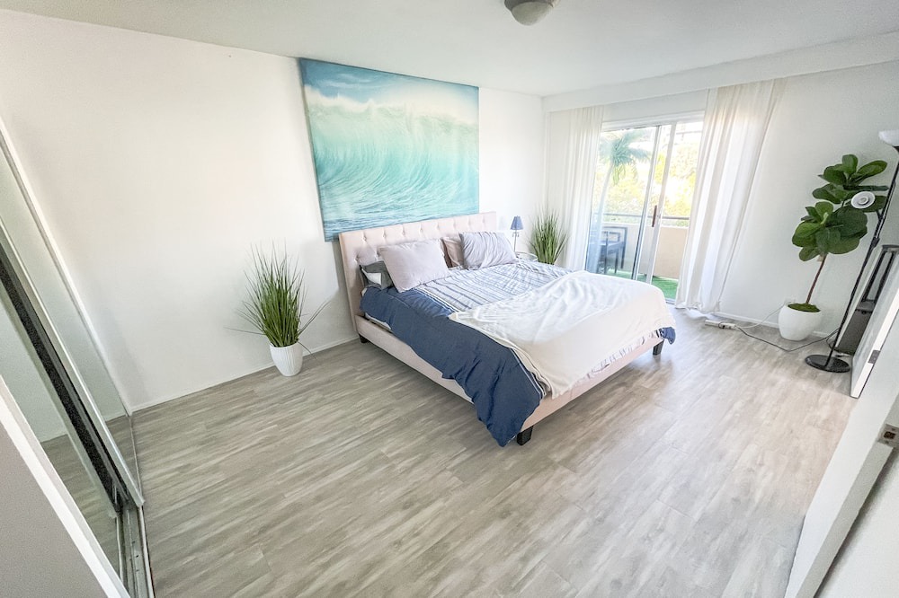 Photo of Bedroom in Hollywood Heights