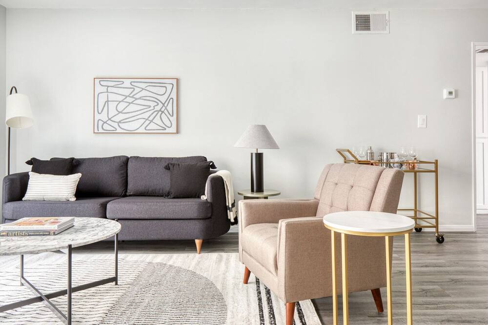 Photo of Livingroom in Hollywood