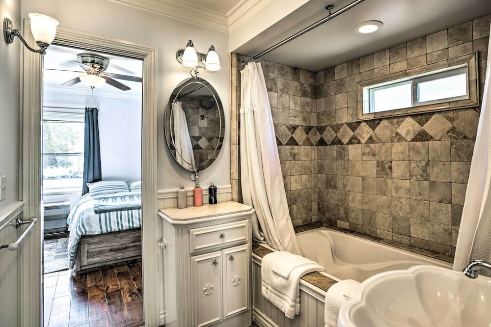 Photo of Bathroom in Lake Elsinore