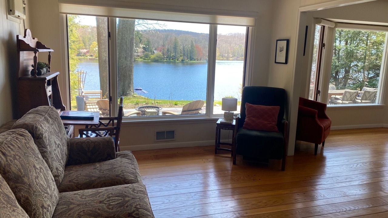 Photo of Livingroom in Putnam Valley