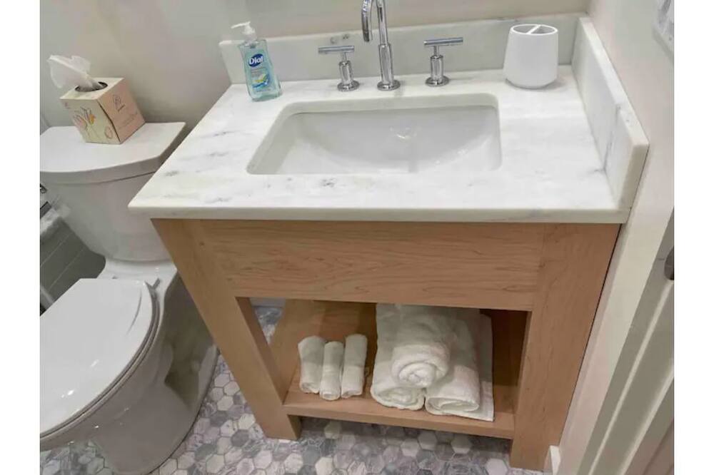 Photo of Bathroom in Garrison
