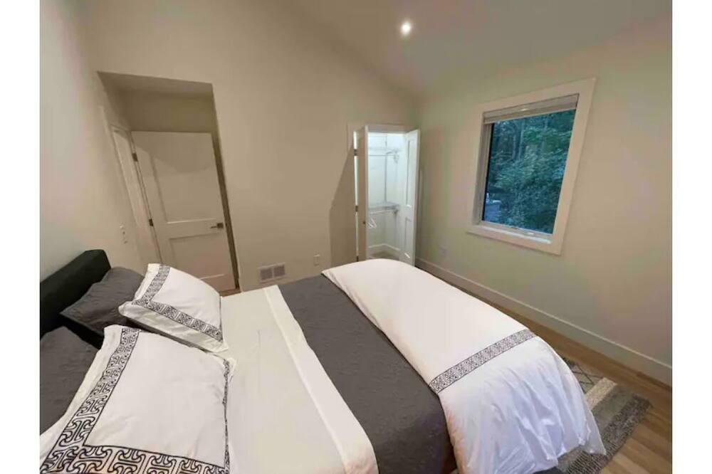 Photo of Bedroom in Garrison