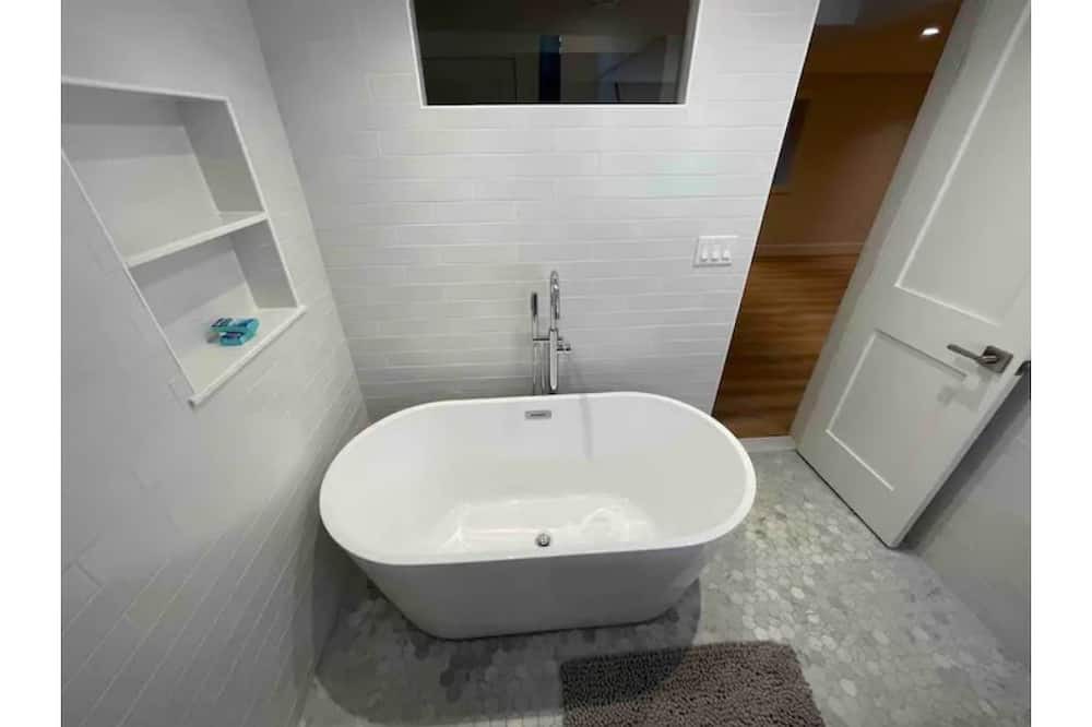 Photo of Bathroom in Garrison
