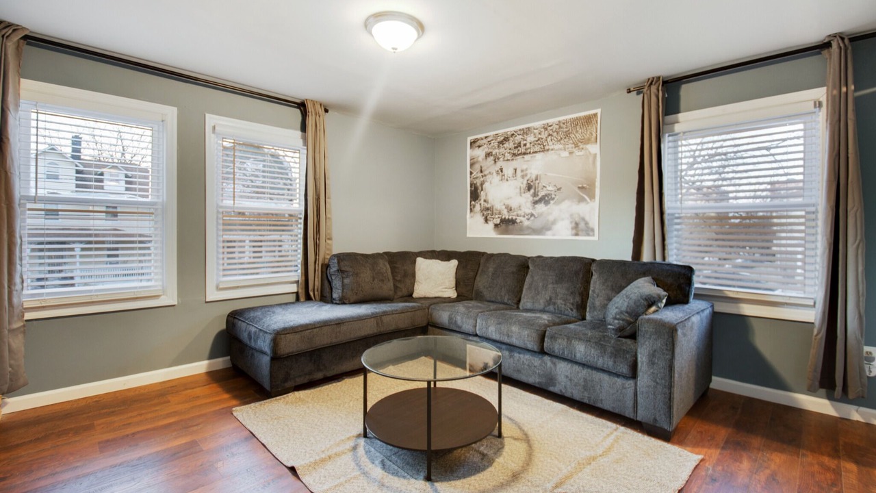 Photo of Livingroom in Orange