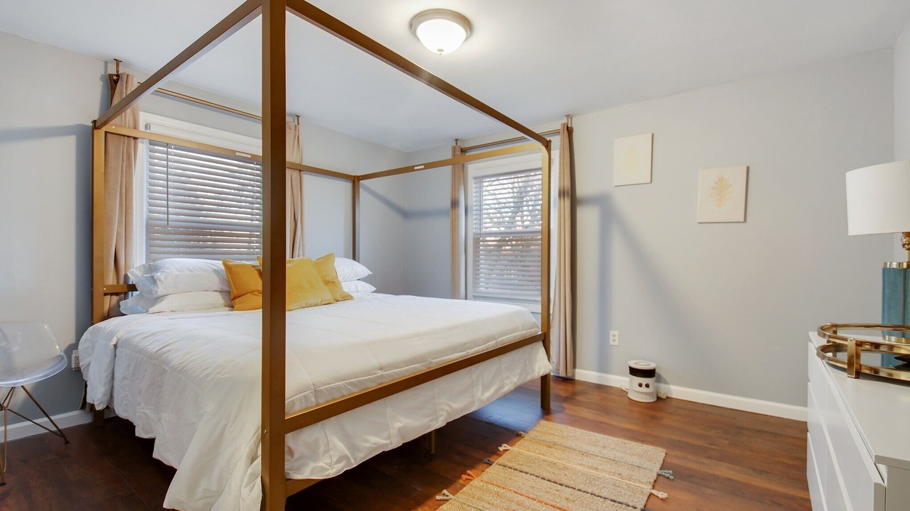 Photo of Bedroom in Orange