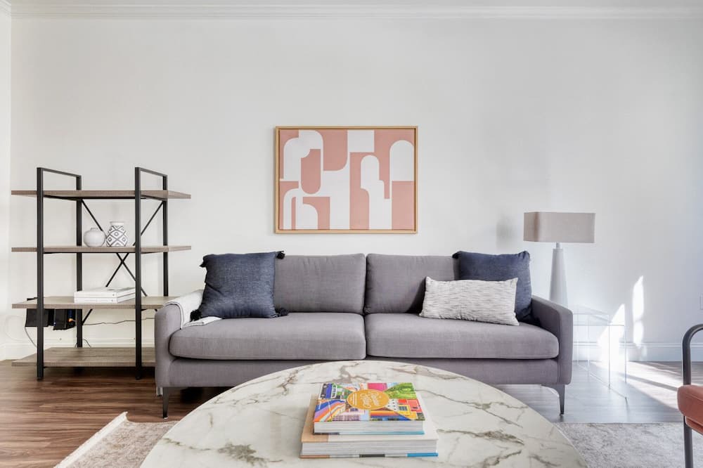 Photo of Livingroom in Playa Vista