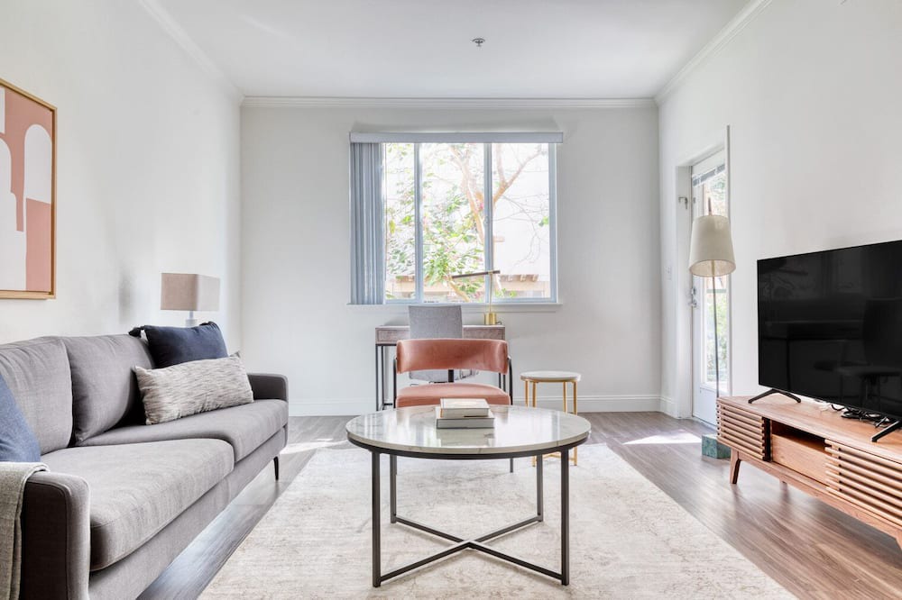 Photo of Livingroom in Playa Vista