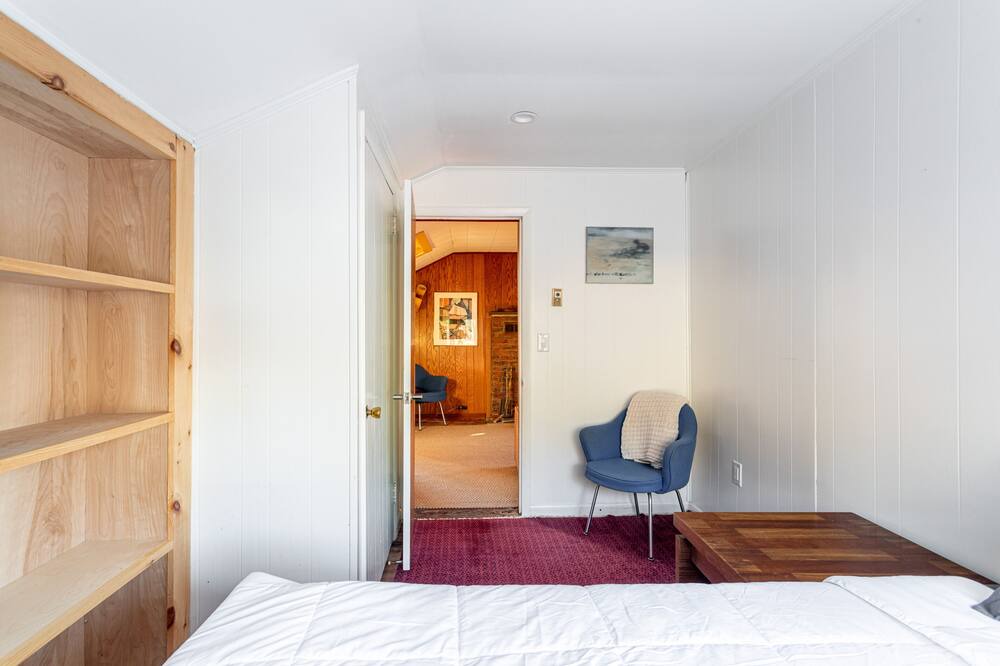 Photo of Bedroom in Washingtonville