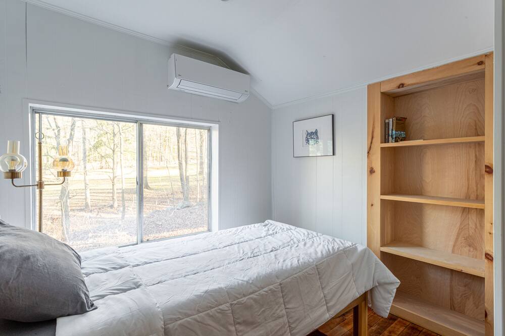 Photo of Bedroom in Washingtonville