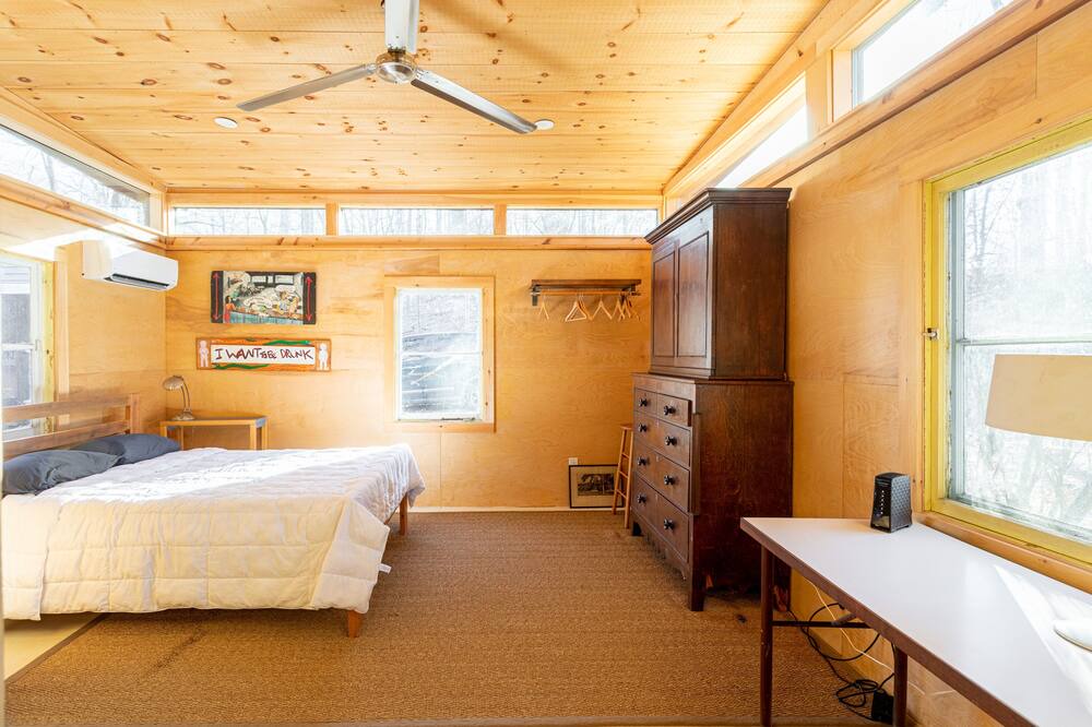 Photo of Bedroom in Washingtonville