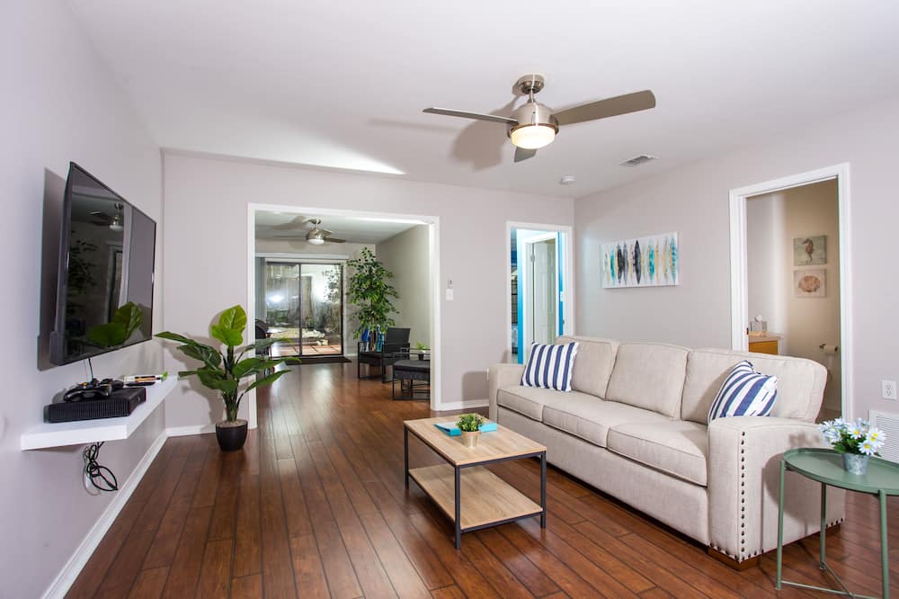 Photo of Livingroom in East Pensacola Heights