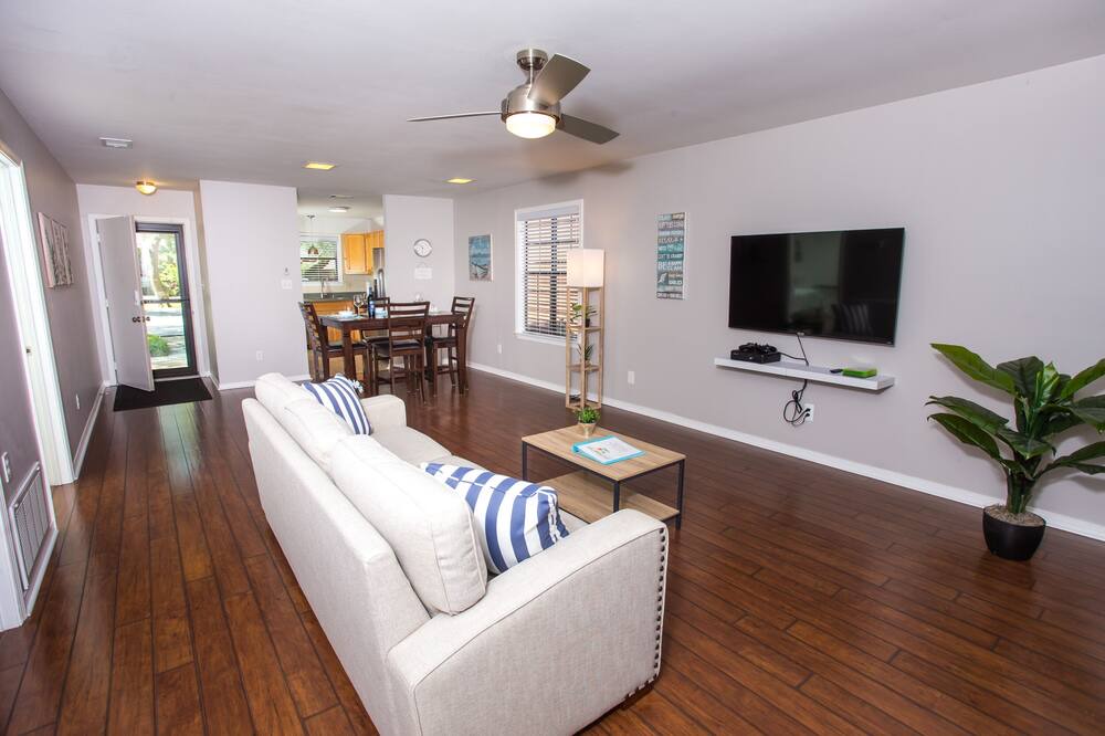 Photo of Livingroom in East Pensacola Heights