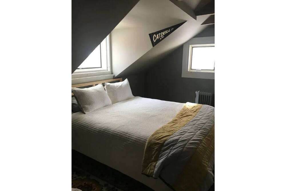 Photo of Bedroom in Lake Mohawk