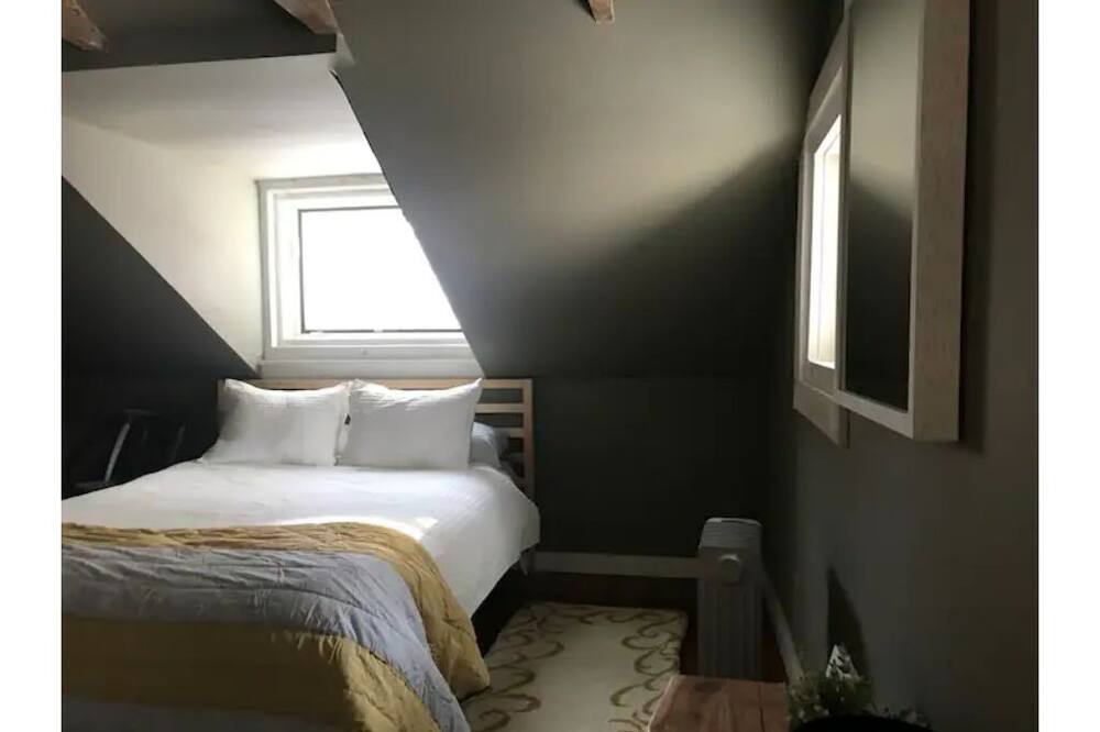 Photo of Bedroom in Lake Mohawk