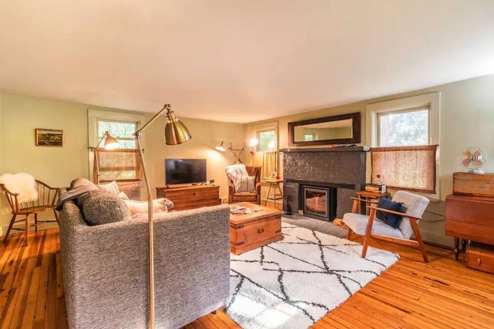 Photo of Livingroom in Lake Mohawk