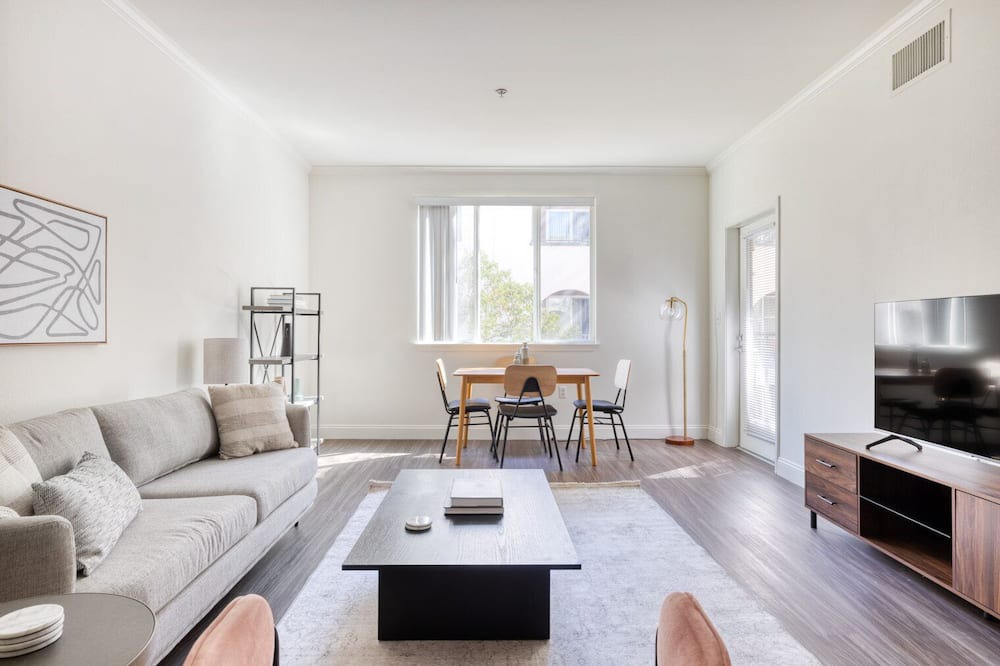 Photo of Livingroom in Playa Vista