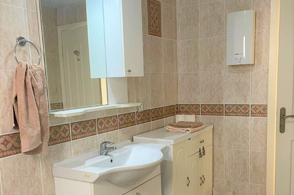 Photo of Bathroom in Kemer Mahallesi