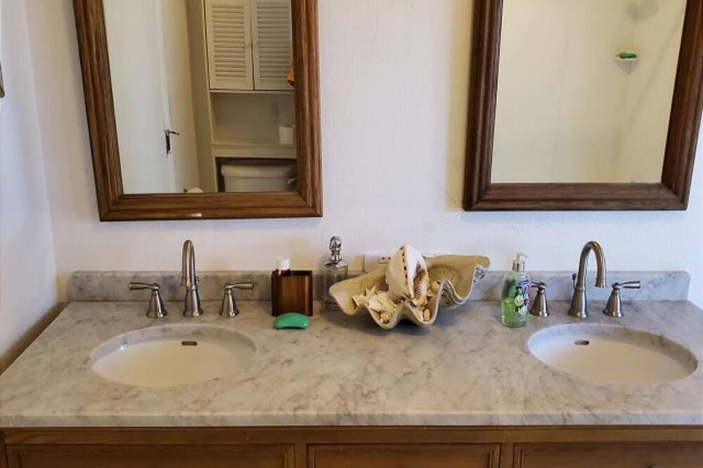 Photo of Bathroom in Rainbow Bay