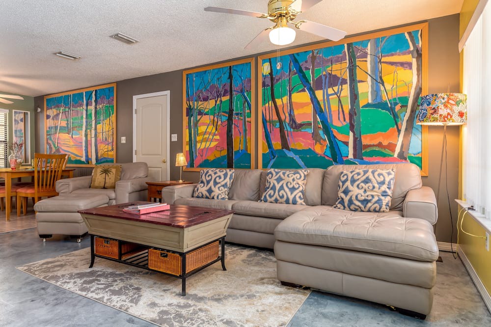 Photo of Livingroom in Dauphin Island