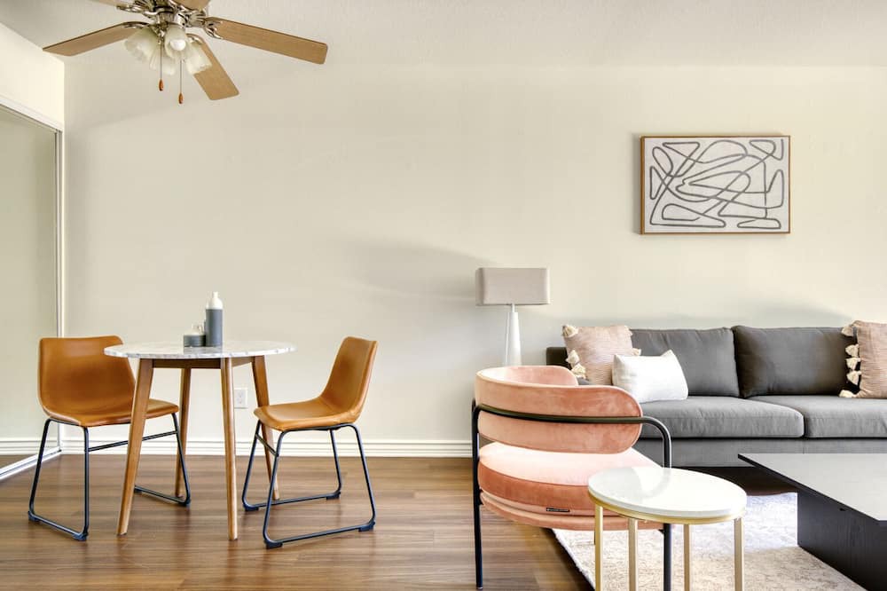 Photo of Livingroom in Los Feliz