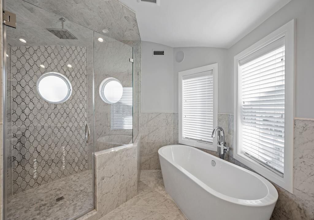 Photo of Bathroom in Avalon
