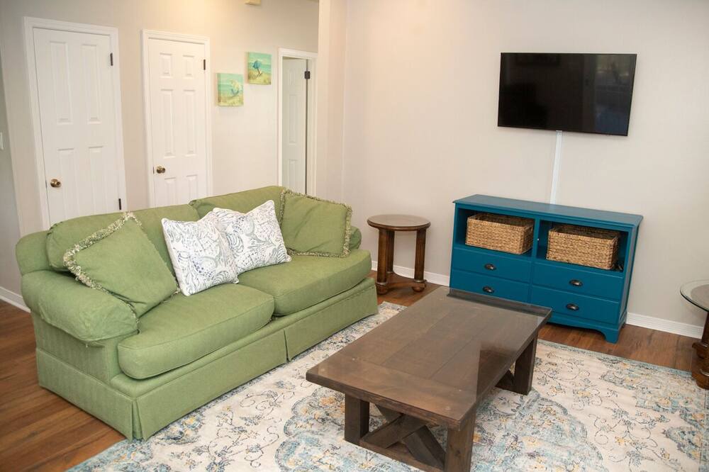 Photo of Livingroom in Gulf Breeze