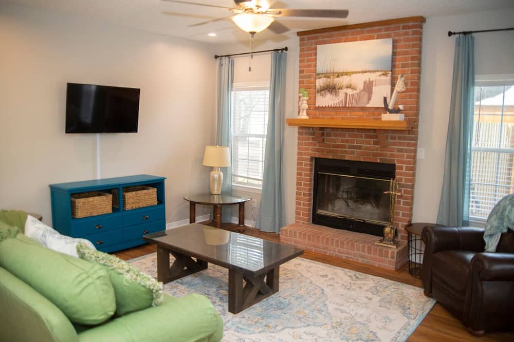 Photo of Livingroom in Gulf Breeze